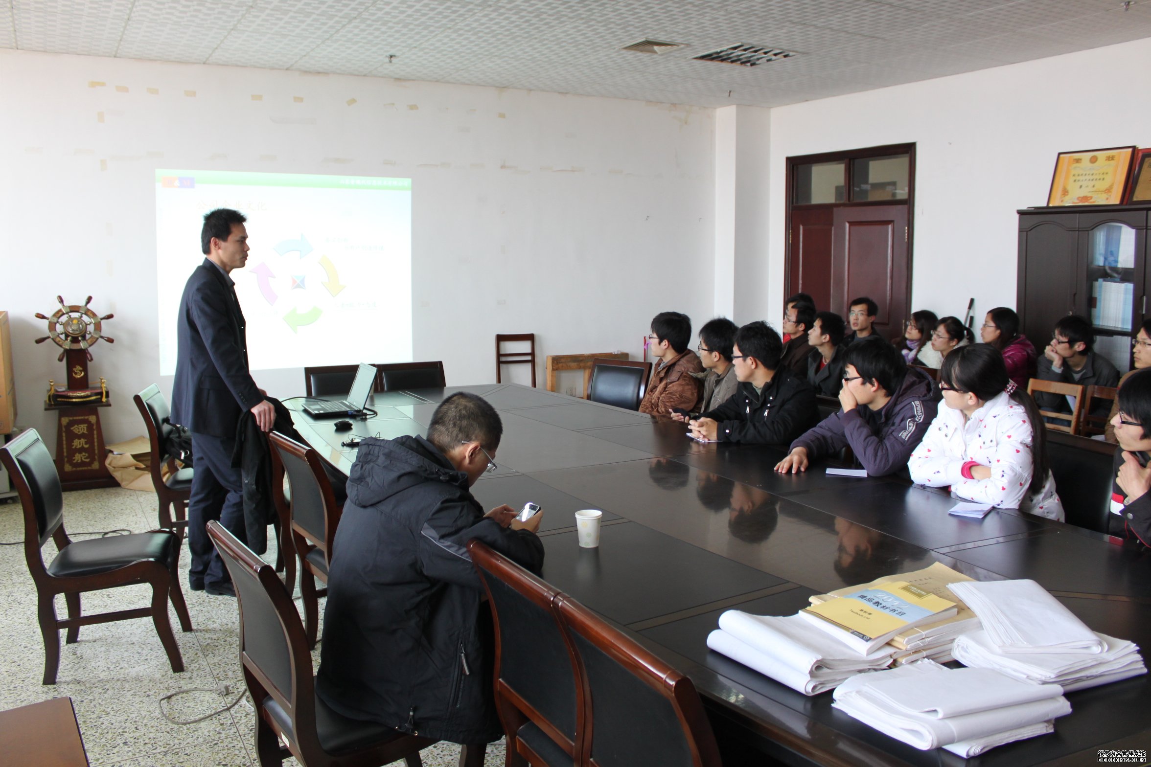 閲戠幇浠e叕鍙告嫑鑱�